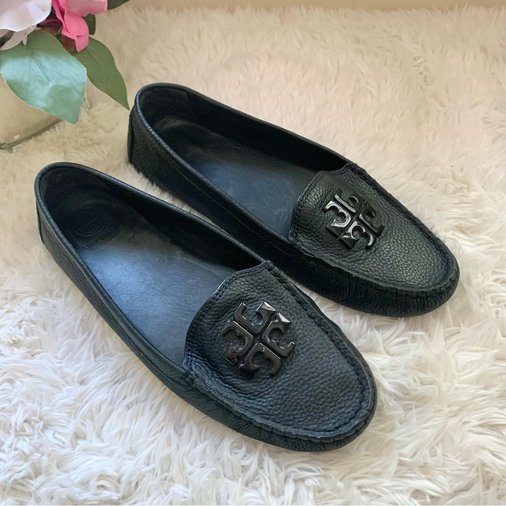 Tory Burch Lowell 2 Driver Pebbled Leather Loafer in black 8M
